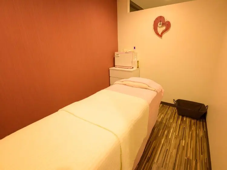 【リベルハーブピーリング認定店】敏感肌・美白脱毛専門店Dione立川店の内観・外観3