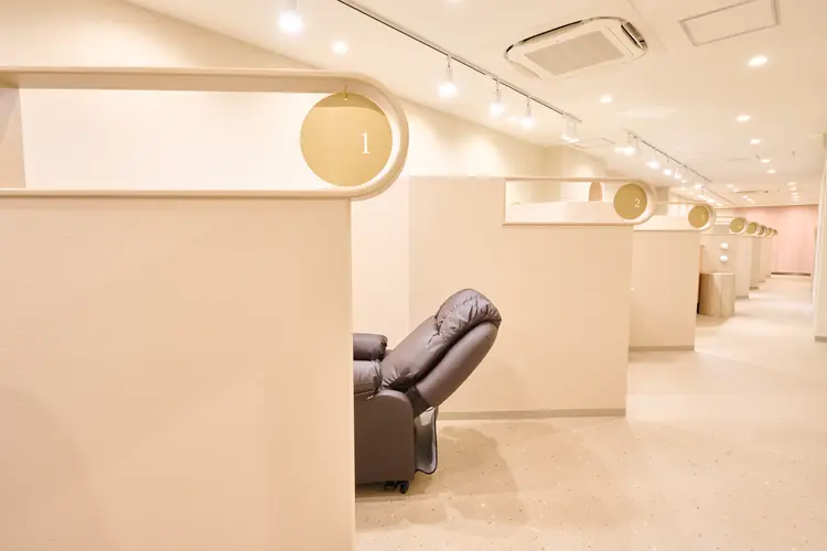 ケイトステージラッシュ府中店の内観・外観2