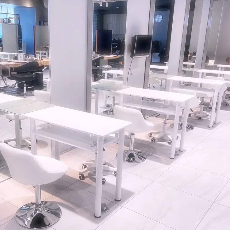 nail salin moca京橋店の内観・外観1