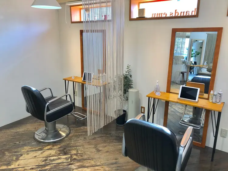 hands   emuの内観・外観2