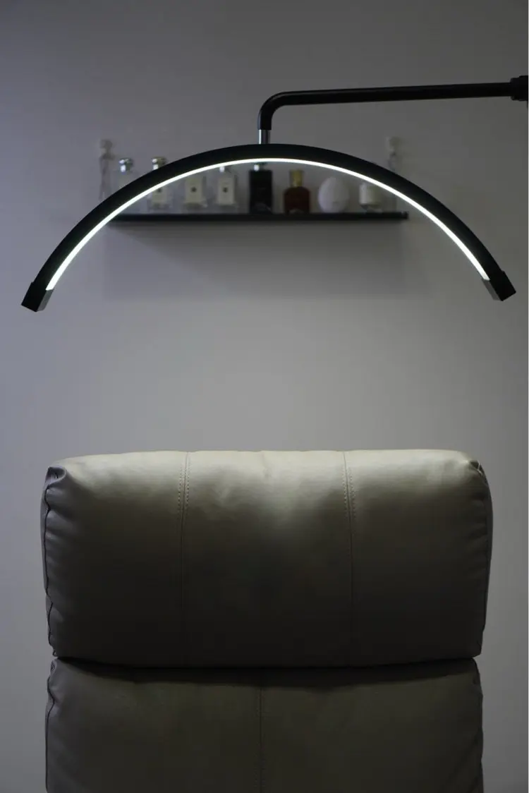 メンズ眉毛サロン cellaの内観・外観2