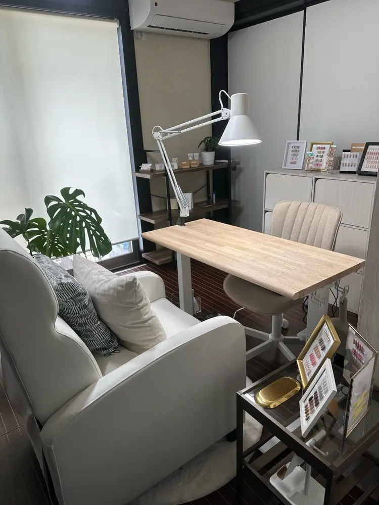 lumière saint PRIVATE NAIL SALONの内観・外観1