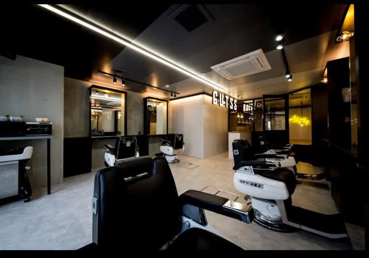 FRANK'S BARBER日比谷店の内観・外観1