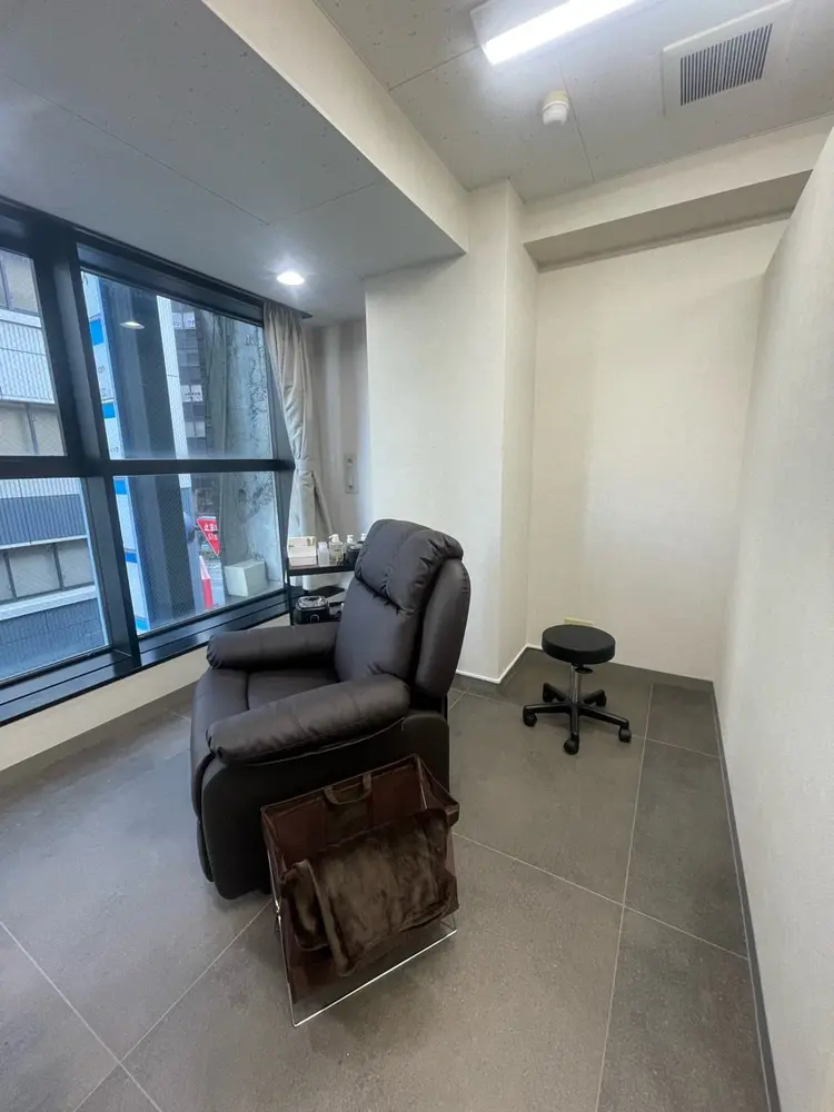 眉毛の王様　池袋東口店の内観・外観3