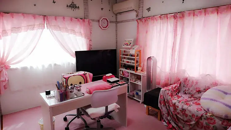 マリーネイルの内観・外観1