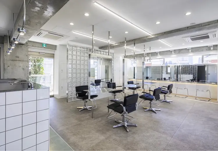 cinqの内観・外観2