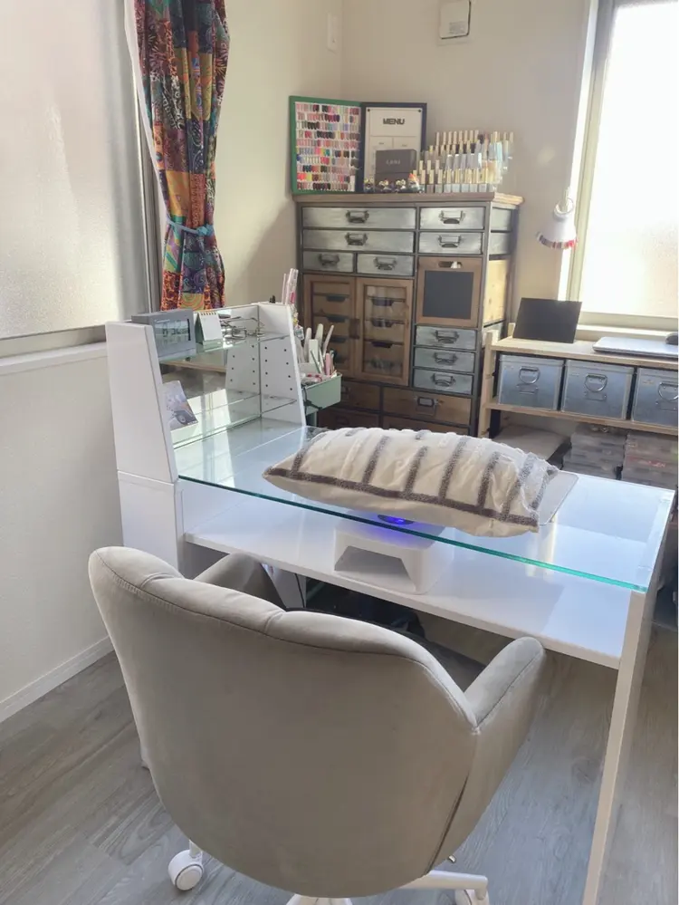 R.G NAILの内観・外観1