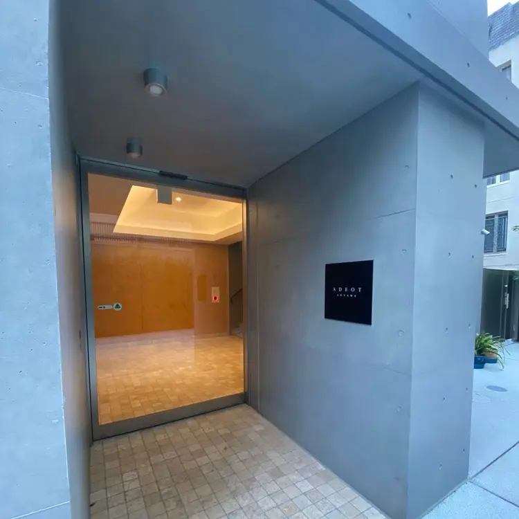 WAXYYY.青山店の内観・外観2