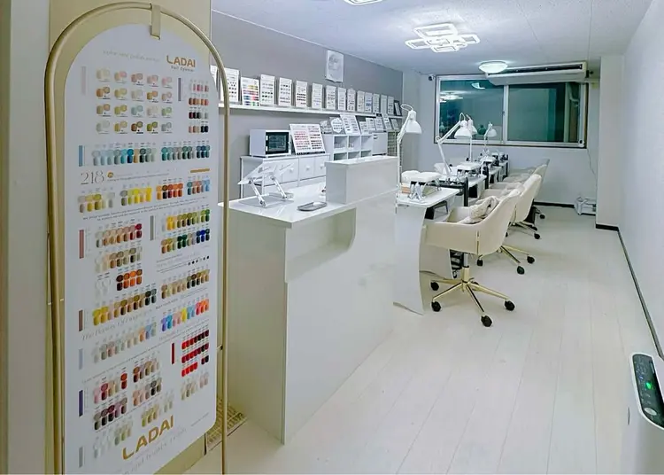 Hani Nail三ノ宮駅前店 【ハニネイル】の内観・外観1