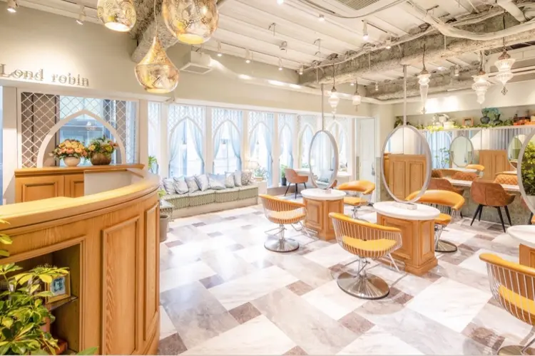 Lond  robinの内観・外観1