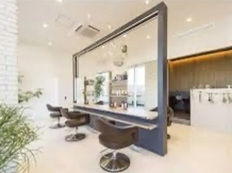 hair&make  EARTHの内観・外観2