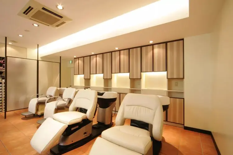 Ash 横浜西口店の内観・外観3