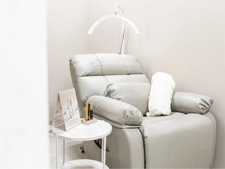 As nail yokkaichiの内観・外観2