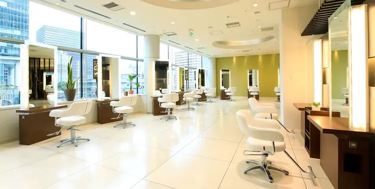 claude monet  H2o AVEDAの内観・外観2