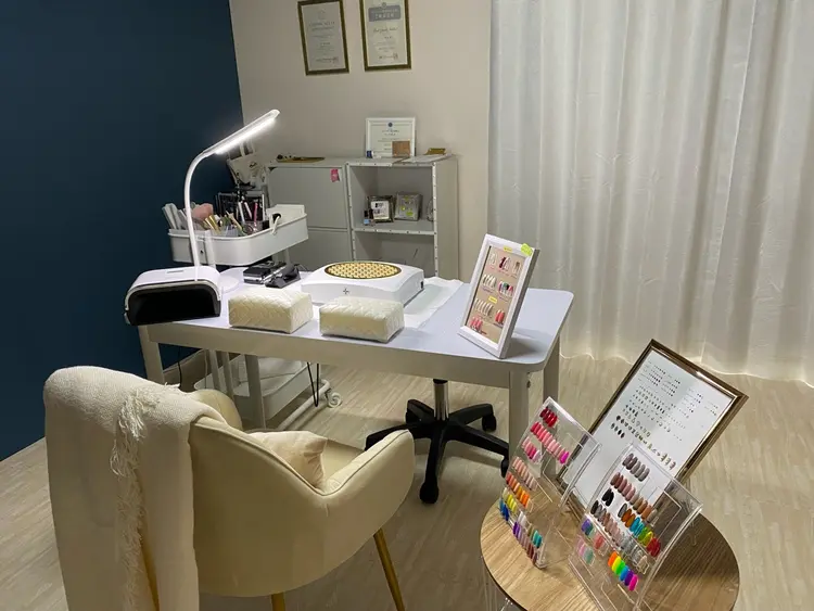 nail salon Revymoreの内観・外観1