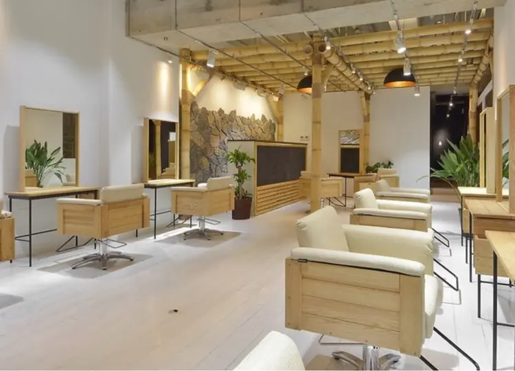 Hair Resort 粋 lima 銀座店の内観・外観1