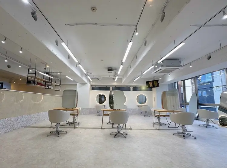 YECCApabilの内観・外観2