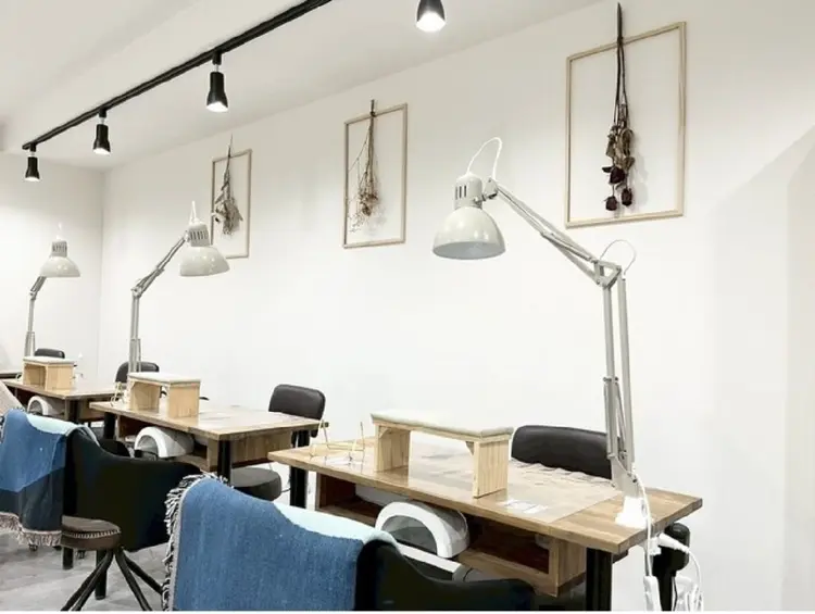 CLEMORE NAIL池袋西口店の内観・外観1