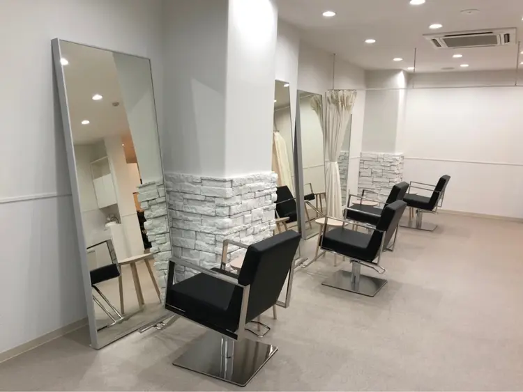 WHITEの内観・外観1