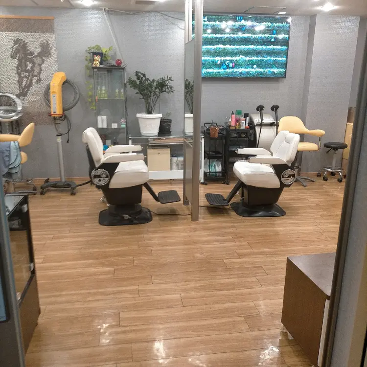 尹兆奎美容室の内観・外観1