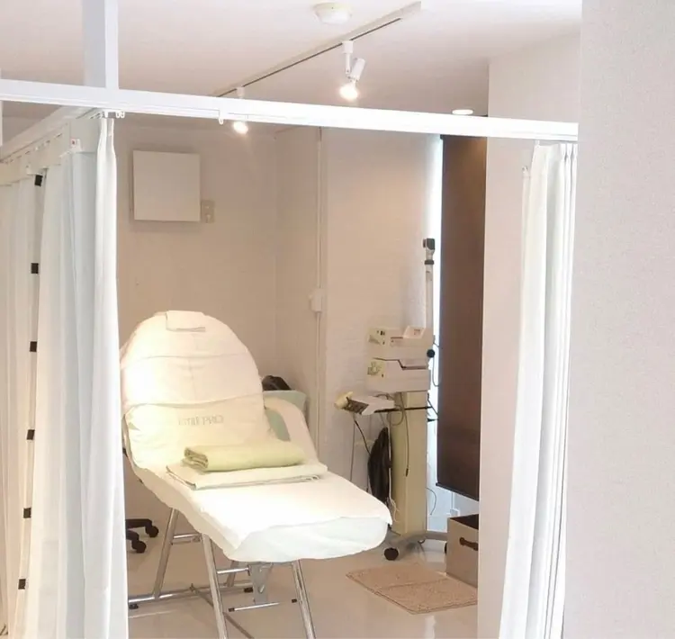 POLA 北嵯峨ショップの内観・外観1