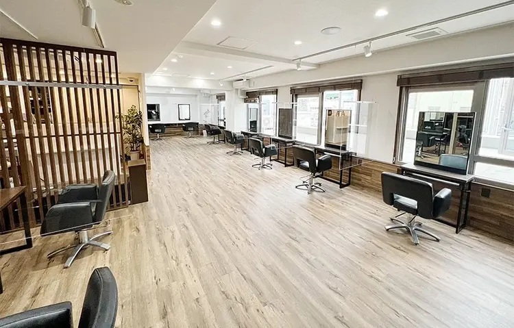 Happiness CLOVER八木店の内観・外観1