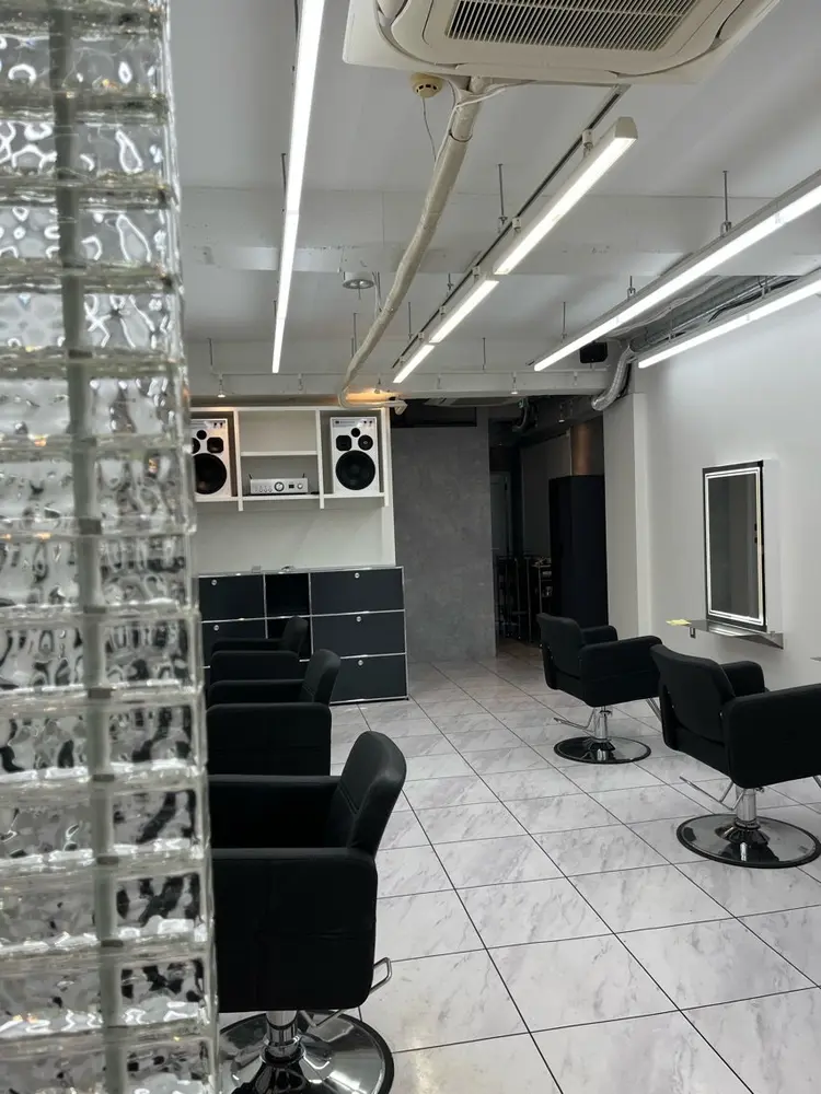 ill【イル】天神西通り店の内観・外観2