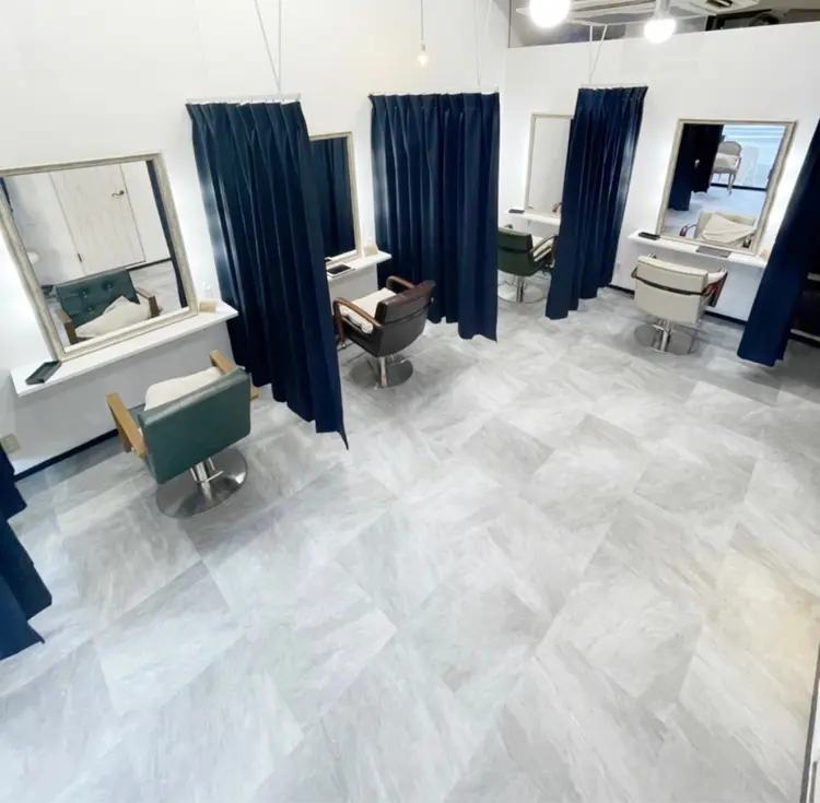 髪質改善・縮毛矯正専門店 美容室イリスの内観・外観1