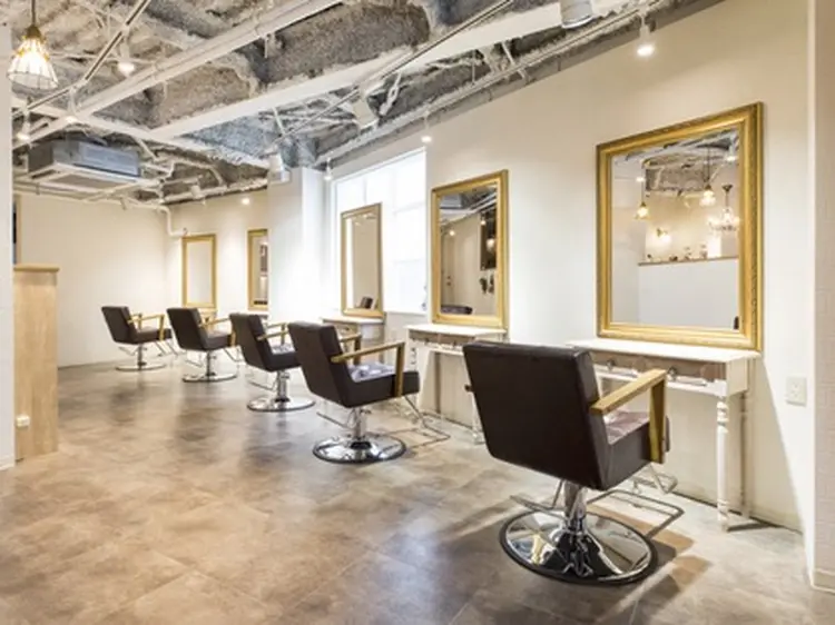 TRENCHの内観・外観1