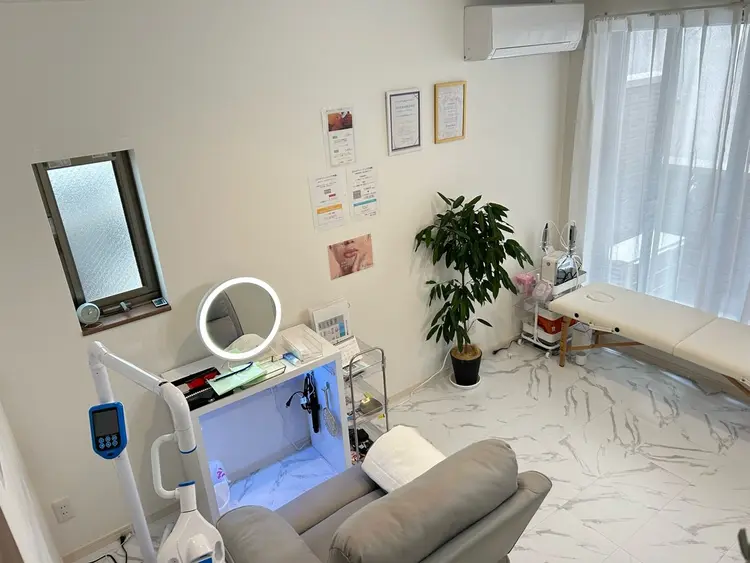 歯のセルフホワイトニング専門店GLOW（グロウ）の内観・外観2