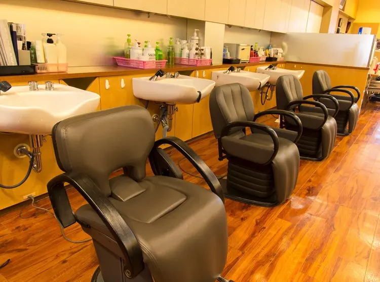 カットハウスwithの内観・外観3