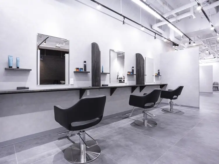 美容室 MEN'S HAIR Lex 小岩【メンズ ヘア レックス】の内観・外観1