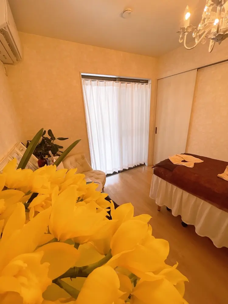 バストアップサロンRinonの内観・外観1