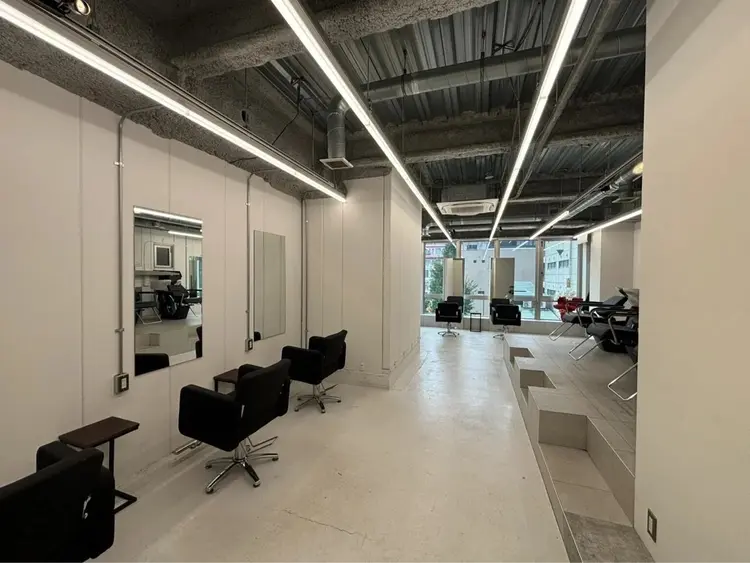 エクシア名古屋店の内観・外観2