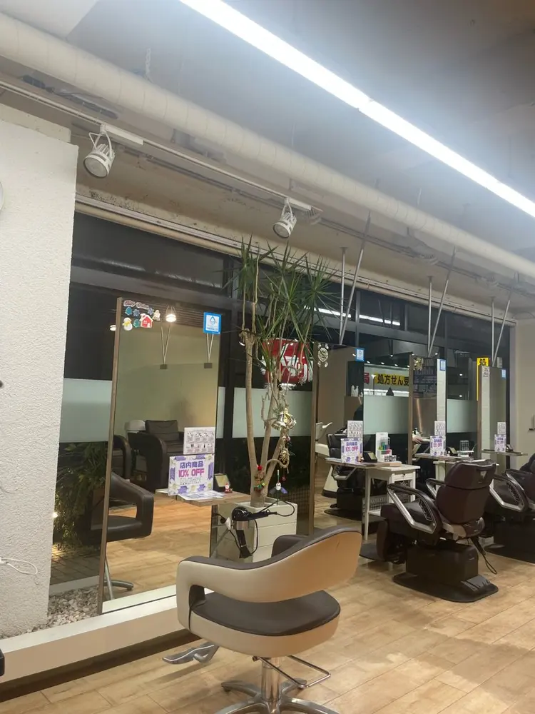 ヘアーリゾートクランプの内観・外観2