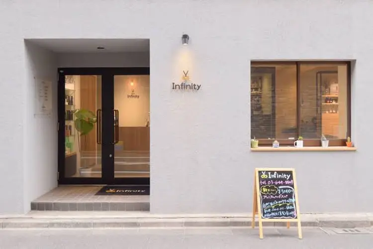 Infinityの内観・外観1