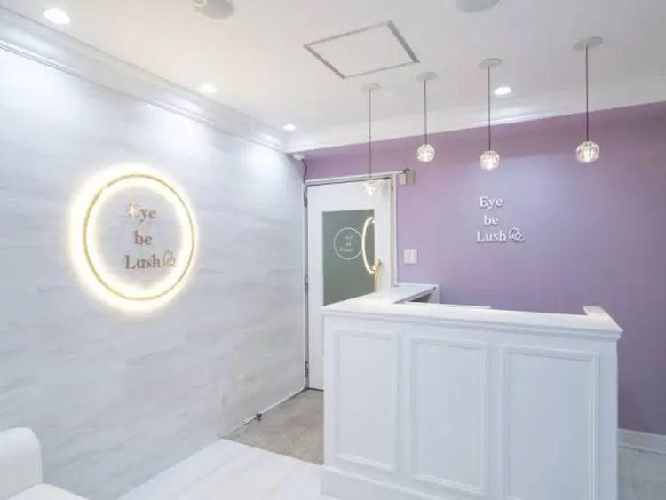 EyebeLushの内観・外観1