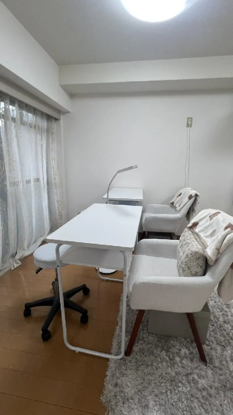 Nail&Eye Basic小田急相模原店【パラジェル/パリジェンヌ/LEDマツエク】の内観・外観1