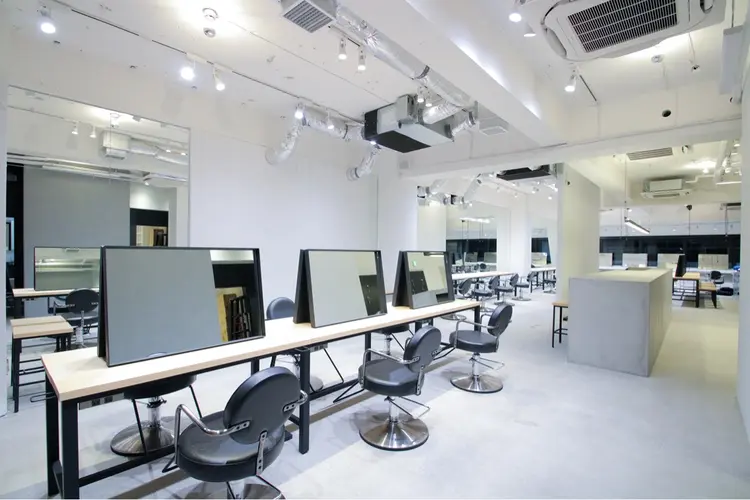 ALBUMの内観・外観1