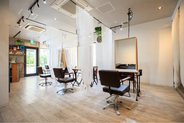 mine梅田店の内観・外観1