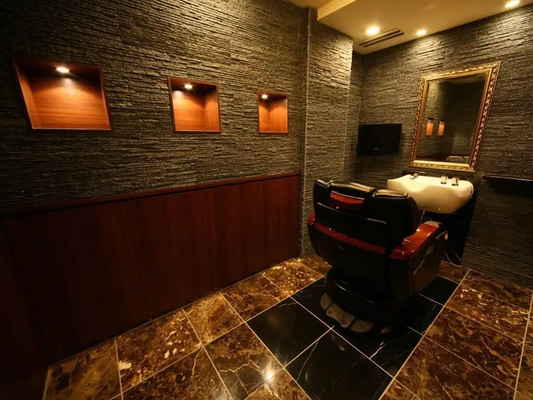 HIRO GINZA BARBER SHOP 大阪の内観・外観1