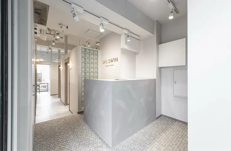 SALOWINの内観・外観2