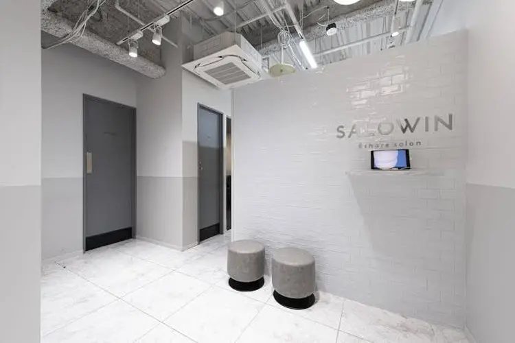 SALOWINの内観・外観1