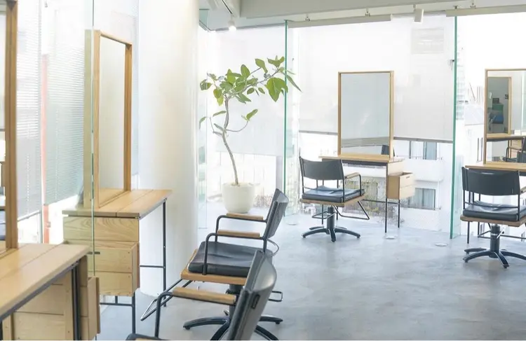 WAKUの内観・外観2