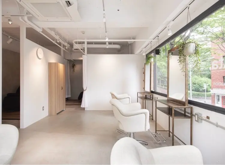 Ata.広尾 美容室の内観・外観3