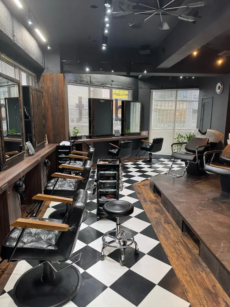 Men.s salon dot. 1stの内観・外観2