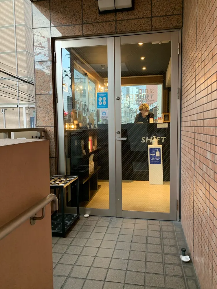 SHIFT  渡辺通店の内観・外観1