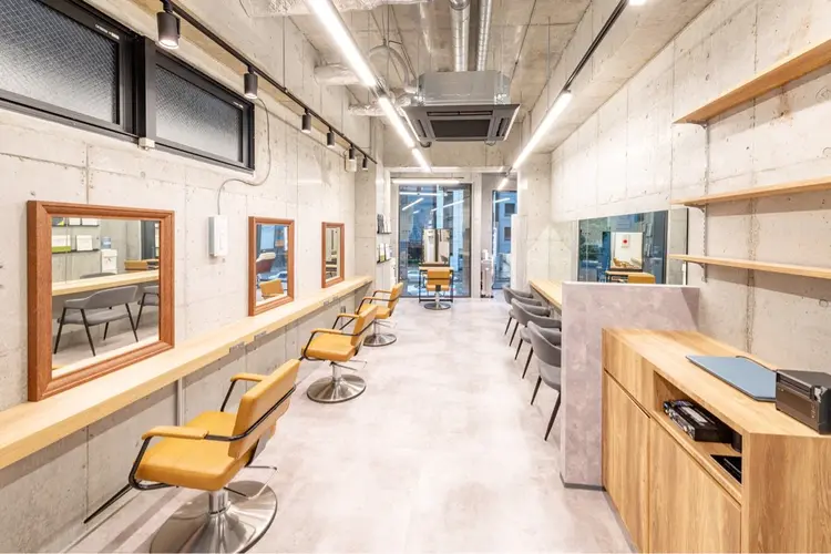 BRAVE 福岡天神店の内観・外観1