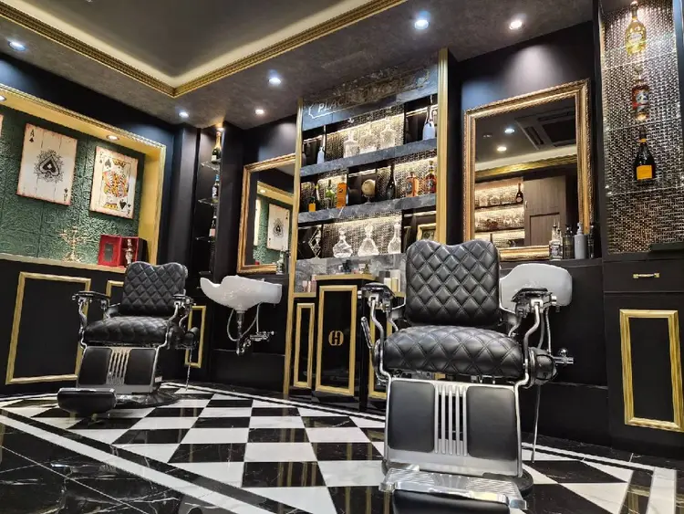 ヒロ銀座 BARBER SHOP栄店の内観・外観1