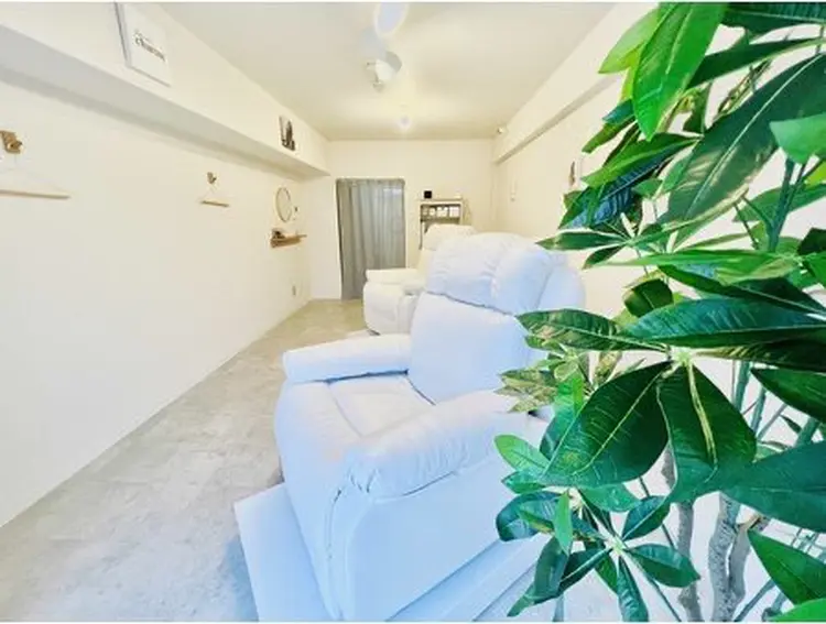 似合わせ眉毛とまつ毛パーマの専門店 シャルム上大岡駅前店の内観・外観2